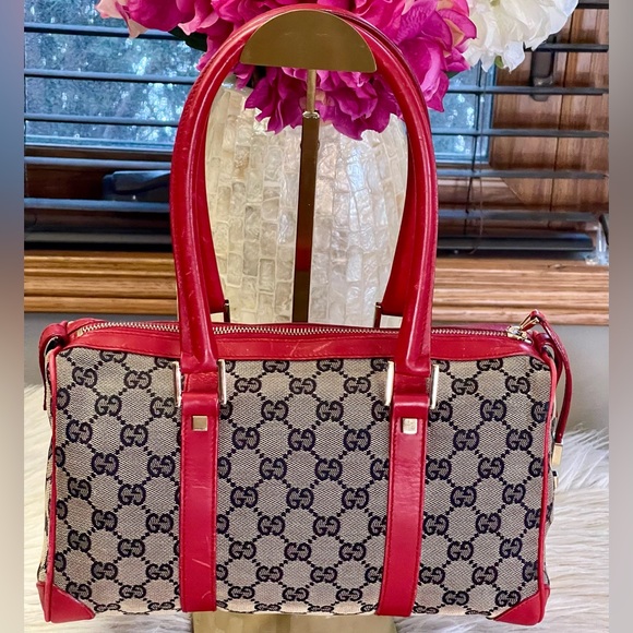 🌸Authentic GUCCI Monogram Shoulder Bag - Picture 13 of 13